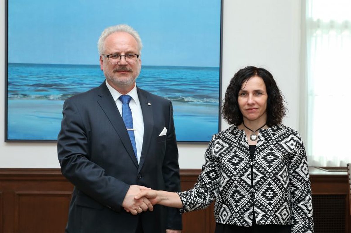 https://www.president.lv/lv/jaunumi/zinas/valsts-prezidents-un-izglitibas-ministre-uzsver-demokratijas-principu-nozimi-izglitibas-sistema-25816